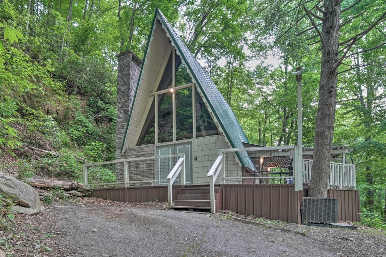 A-Frame Gatlinburg Cabin With Deck And Private Hot Tub Villa Exterior photo