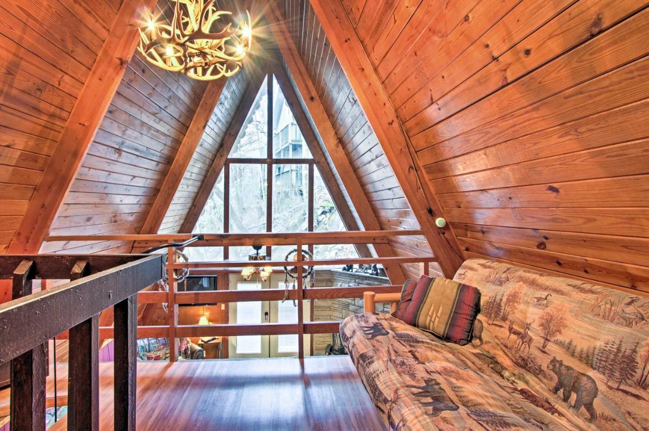 A-Frame Gatlinburg Cabin With Deck And Private Hot Tub Villa Exterior photo